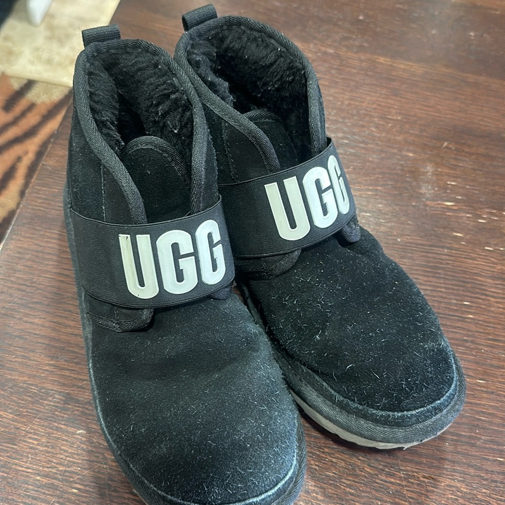 Ugg black boot size 6